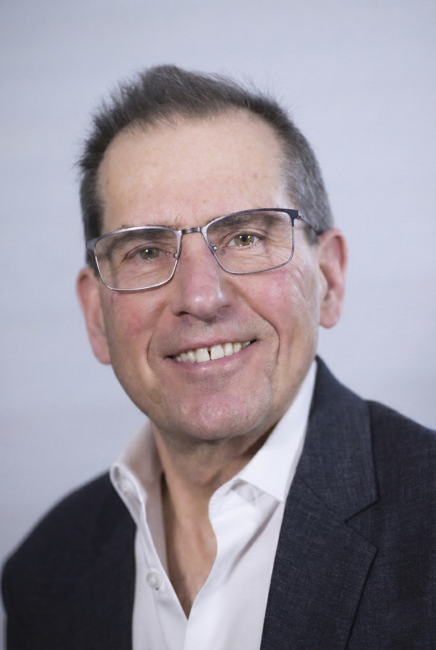 steve_headshot_glassess-8 (1)